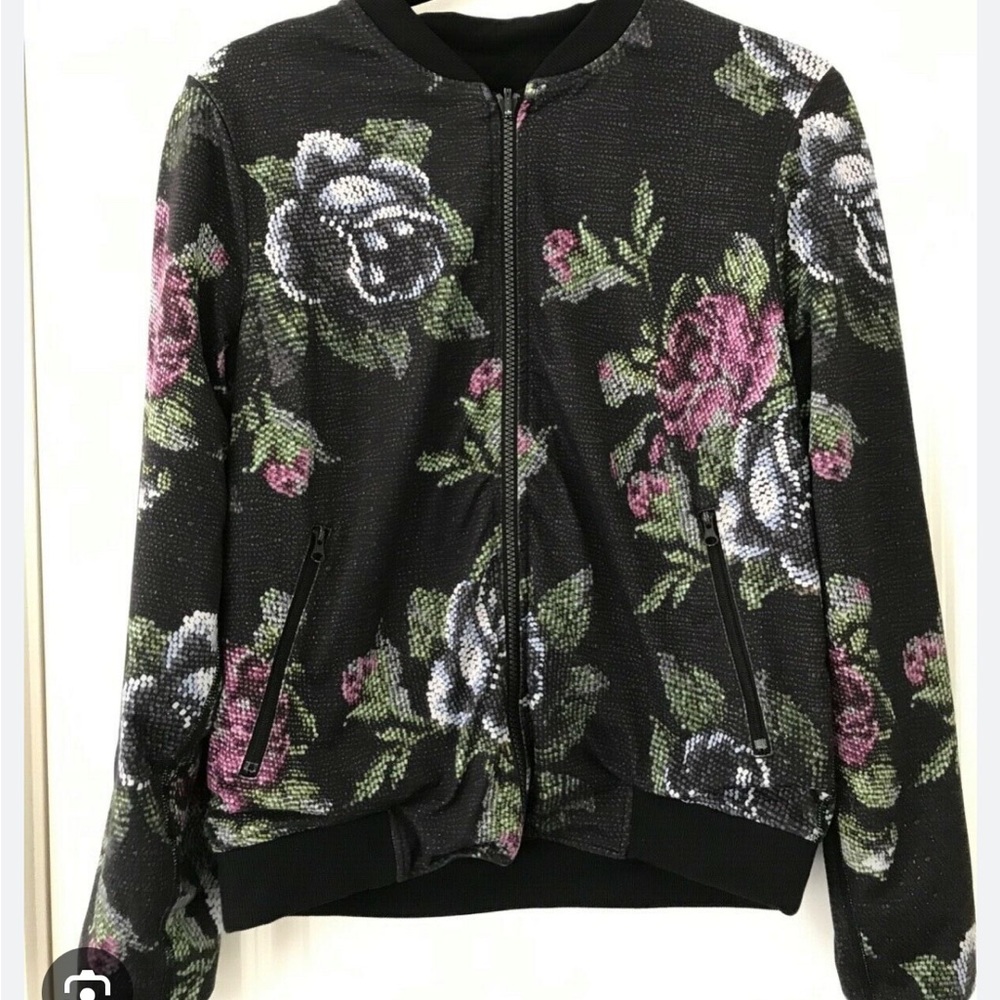 Lululemon Party Bomb Jacket Black Floral Rose Garden Reversible Bomber size 10